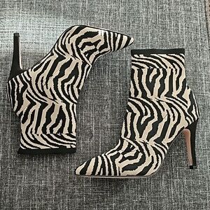 Mia McKinley Zebra/Black Heels